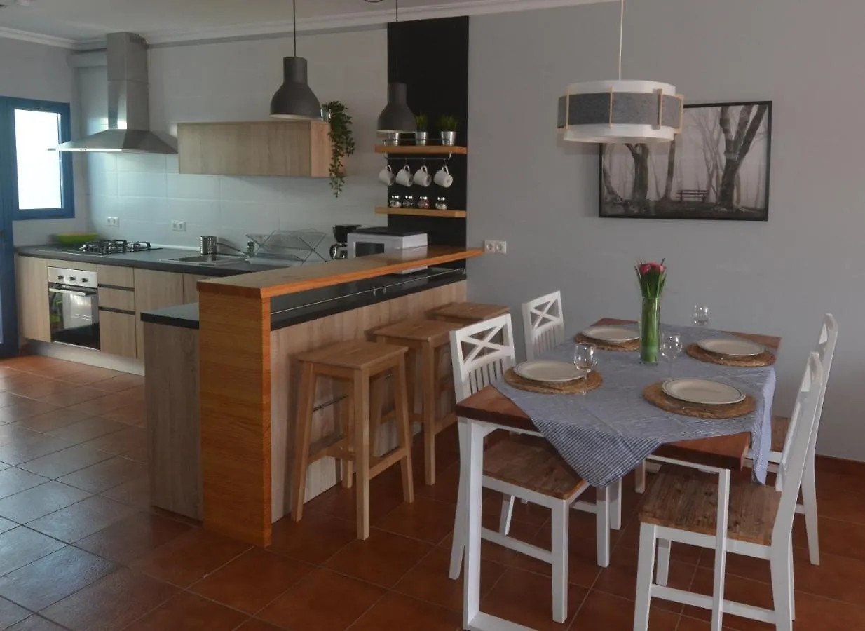 פלאיה בלנקה Far-Island Villa ספרד